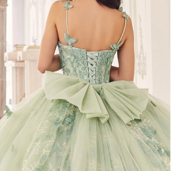 Elegant Dress with Butterfly Accents - Picture 4 of 13